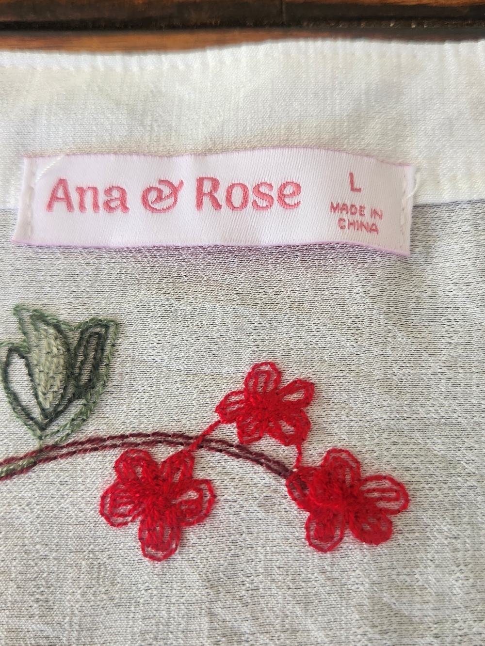 Women's Anna & Rose White Floral Embroidered Button-Front Blouse Size Large - Picture 5 of 13